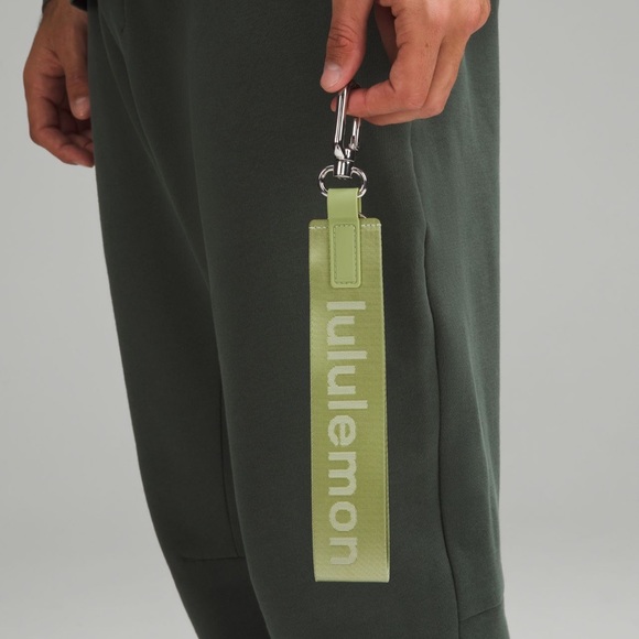 LULULEMON | Never Lost Keychain - Picture 4 of 7
